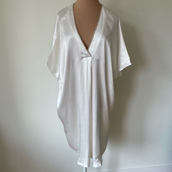 Muche Et Muchette Dresses & Skirts - Muche et Muchette Silky Satin Rhinestone Trim V-Neck White Kaftan Dress NWT OS